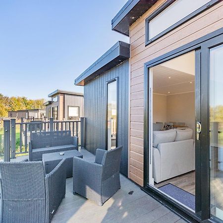 Waterside Hambleton Lakeside Lodges Poulton-le-Fylde Buitenkant foto