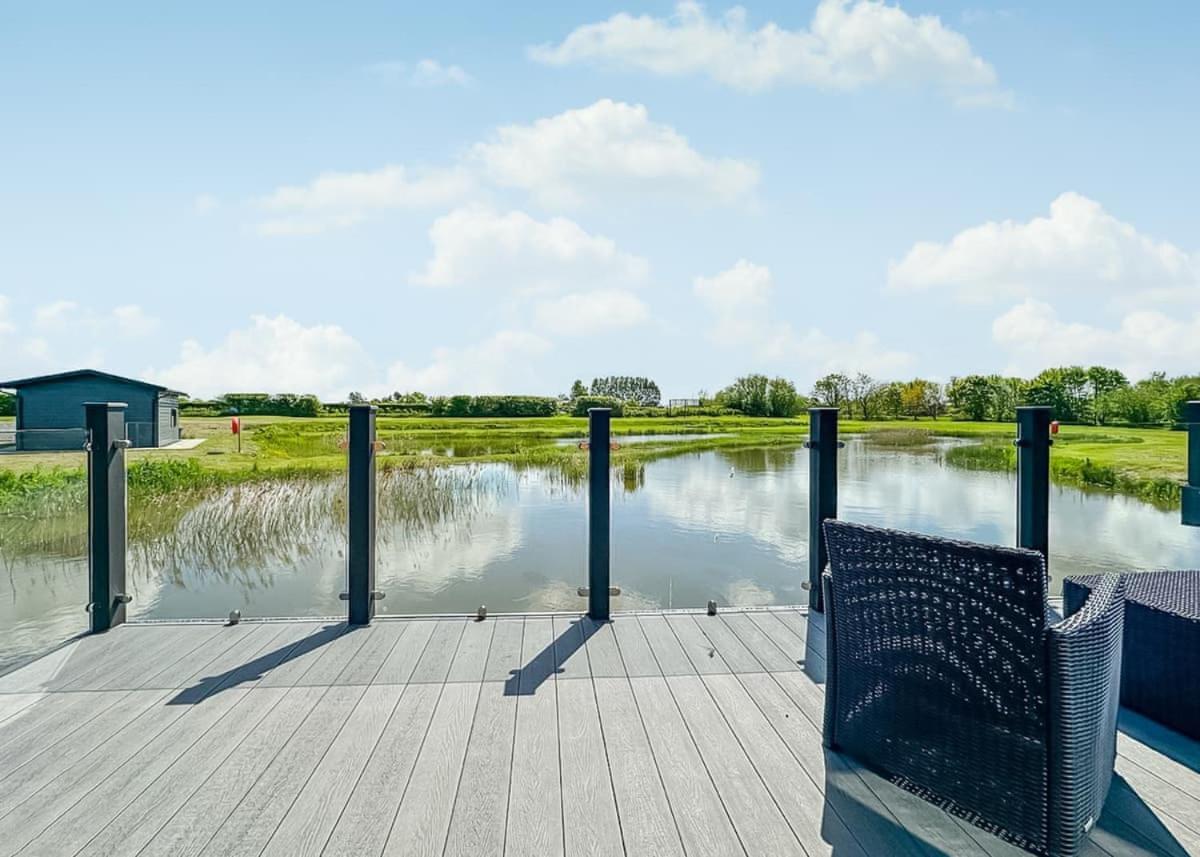 Waterside Hambleton Lakeside Lodges Poulton-le-Fylde Buitenkant foto